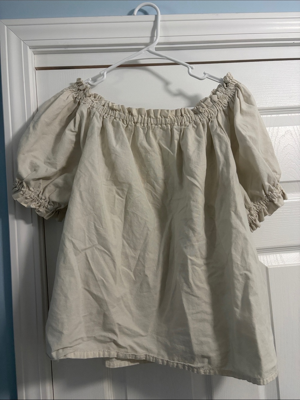 Elastic Off-Shoulder Puff Sleeve Blouse in Cream